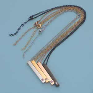 Collana con Ciondolo a Barra Personalizzabile per Coppie, in Acciaio Inossidabile, Incisione Laser, Colori Oro/Oro Rosa/Argento/Nero - Product Image 3