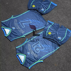 Uniforme de football pour hommes sur mesure de haute qualité, respirant, écologique, en polyester, col en V, logo sur le devant, séchage rapide, antibactérien - Product Image 4