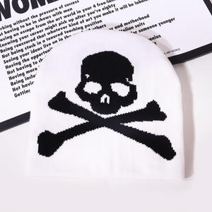 Gorro de Calavera Gótica Cálido, Suave y Elástico para Hombres y Mujeres, Gorro de Punto para Halloween, Esquí, con Bordado 3D de Daily Gothic Gifts - Product Image 1