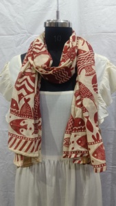 Écharpe en coton esthétique rouge à motif poisson imprimé, douce, ethnique, audacieuse, étole d'été, foulard traditionnel imprimé, cadeau pour elle - Product Image 4