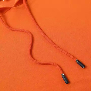 Haut court à capuche pour femme en molleton de coton à manches longues, style streetwear, avec logo personnalisé, idéal pour le sport et la course, ou comme veste en molleton vierge - Product Image 4