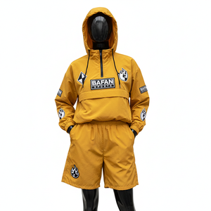 Conjunto de Chaqueta Cortavientos y Pantalones Cortos para Mujer, Tela de Poliéster Resistente al Viento, Diseño con Paneles y Capucha, Logotipo Personalizado, Tallas Grandes - Product Image 1