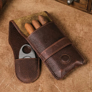 Étui à cigares en cuir de luxe avec coupe-cigares intégré, organiseur portable pour la protection des cigares, idéal pour les voyages, en vente à prix abordable - Product Image 1
