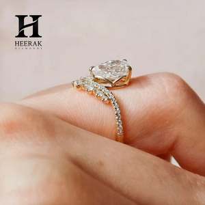 Anillo de Compromiso con Diamante Cultivado en Laboratorio, Corte Pera, Oro Blanco de 14K, Banda de Boda en Forma de V con Moissanita, Joyería de Lujo - Product Image 2