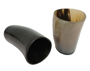 Copas y tazas de cuerno de búfalo ecológicas, hechas a mano y con diseños nórdicos vikingos en negro para Navidad. - Product Image 3