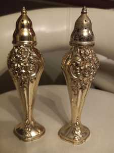 ชุดขวดน้ำมันและน้ำส้มสายชูแก้วลายต้นมะกอก พร้อมฐานโลหะและฝาขวด - Product Image 6