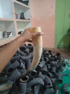 Corne à boire viking religieuse polie vintage, artisanat naturel de style animal fait à la main en Inde pour les cadeaux de mariage en gros - Product Image 3