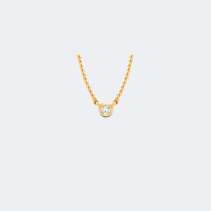 Collier pendentif solitaire serti de pierres rondes de 0,05 carat - Product Image 1