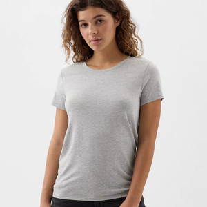 Camisetas de algodón 100% orgánico para mujer, cuello redondo, estilo deportivo, de lujo, con logo personalizado, manga corta, transpirables. - Product Image 1