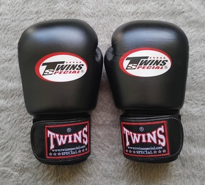 Fabricante de guantes de boxeo que ofrece colores personalizados OEM, etiqueta privada, cierre de velcro, guantes de artes marciales, kick boxing y muay thai. - Product Image 2
