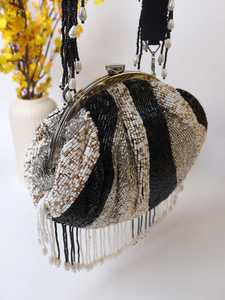 Pochette de soirée noire et argentée ornée de pierres, avec franges en cristal, sac à main de luxe pour mariée - Product Image 4