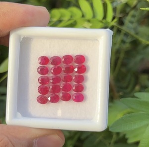 Pierre précieuse en rubis naturel, taille ovale, 5x4 mm, 8,66 carats, ovale, calibrée - Product Image 1
