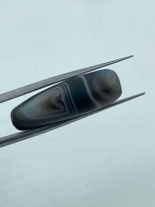 Piedra de Ágata Natural de la Colección de Lujo, Venta al por Mayor de Gemas Elegantes, Color Negro, 10.50x28mm, 22.50 CTS, R.K. GEMS & JEWELLERY - Product Image 4