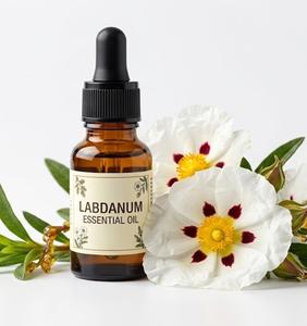 Aceite Esencial de Labdanum 100% Puro para Aromaterapia, Perfumería, Formulación Cosmética, Fabricación de Jabones y Velas, Aceite Natural al por Mayor - Product Image 1