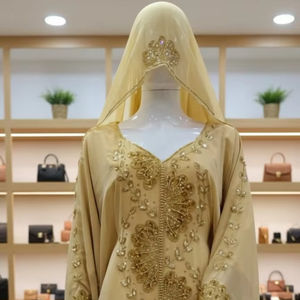 ชุดเดรสคาฟตันจอร์เจียทำมือ เนื้อผ้าเบาสบาย ระบายอากาศได้ดี ดีไซน์หรูหรา ประดับคริสตัลสีแดง ความยาวคลุมเท้า แขนยาว คอเสื้อ - Product Image 1