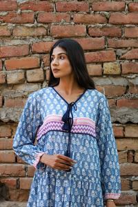 Mini robe maxi d'été en coton Steal Blues, encolure en V avec pompon, mini robe de bohème pour femmes, nouvel arrivage - Product Image 2