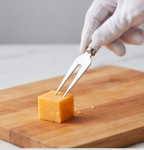 Juego de 4 Cuchillos para Queso con Mango de Mármol Blanco y Negro, Espátula y Tenedor de Acero Inoxidable para Uso en la Cocina - Product Image 4