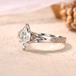Anillo de banda grabado estilo vintage con moissanita de corte marquesa de 1 quilate, de plata 925, para unisex, regalo para parejas, para fiesta - Product Image 3