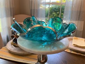 Bandeja de Servir Artesanal Timeless Craft con Diseño de Galaxia Verde Azulado y Borde Plateado, Decoración Oceánica Cian, Hecha a Mano y Pintada a Mano, Decoración de Mesa - Product Image 3