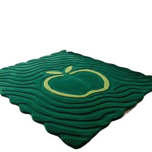 Alfombra de Lana Anudada a Mano con Diseño de Manzana 3D: Alfombras de Felpa Verde Ondulada |   Alfombras de Lana Hechas a Mano con Técnica Tufted de Calidad de Exportación para Sala de Estar y Dormitorio - Product Image 1