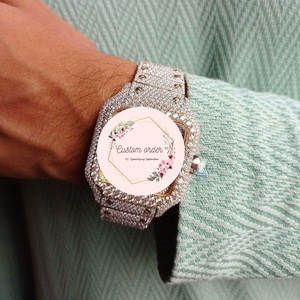 Montre Hip Hop personnalisée en acier inoxydable, sertie de cristaux de saphir et de moissanite, avec baguettes et pierres incrustées, faite à la main pour homme - Product Image 1