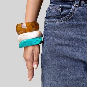 Bracelets en résine faits à la main, style cristal, accessoires de mode modernes pour femmes - Product Image 2