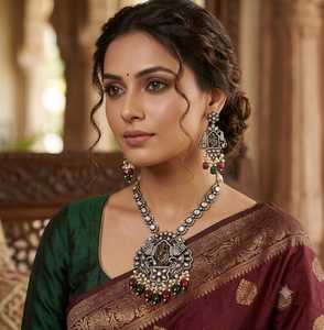 Parure de collier et boucles d'oreilles de luxe ethnique pour mariage, en laiton oxydé avec zircon, style temple AD, pendentif déesse traditionnel antique - Product Image 1