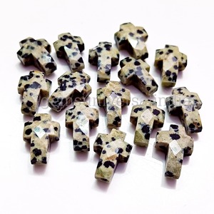 Cruz de Jaspe Dálmata Natural de 15mm, Tallada a Mano, Piedra Preciosa Suelta para Joyería, Precio al por Mayor, Suministro a Granel - Product Image 6