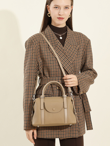 Sac à main pour femme en cuir véritable avec rabat, bandoulière amovible, classique, élégant, pour usage quotidien, motif litchi noir - Product Image 6