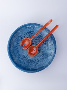 Bol de service en résine polie écologique avec ensemble de cuillères pour table basse, design minimaliste - Product Image 5
