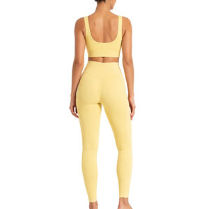 Conjunto deportivo sin costuras Hot Pick para mujer, ropa deportiva transpirable con ajuste flexible para entrenamiento físico. - Product Image 2