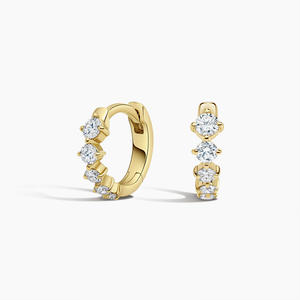 Pendientes de aro articulados con diamantes de talla redonda de punta compartida - Product Image 1