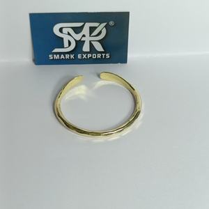 Brazalete Abierto de Cobre Forjado a Mano, Ajustable, Minimalista, Artesanal, Martillado, Kada, Unisex, Hecho a Mano, Tradicional - Product Image 6