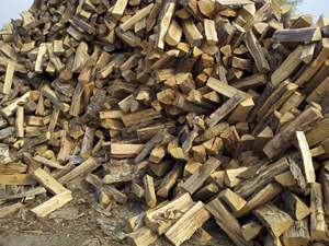 Leña Seca de Alta Calidad, Troncos de Madera Dura Premium - Roble, Haya, Fresno - Lista para Quemar, Productos Energéticos en Venta - Product Image 4
