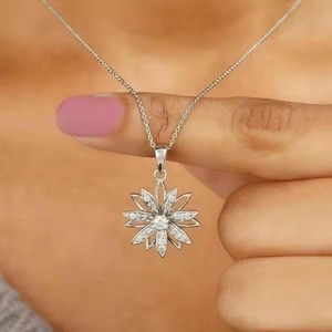 Colliers en moissanite à grappes de diamants, argent sterling 925, collier minimaliste, pendentif multi-pierres, collier délicat, cadeau pour elle - Product Image 1