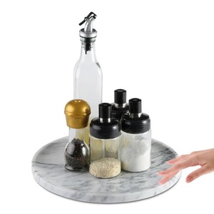 Bandeja giratoria redonda de mármol con tarros para especias y botella de aceite para organizar la mesa de comedor, plato giratorio decorativo minimalista. - Product Image 3