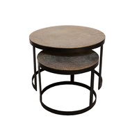 Table gigogne polyvalente et durable en métal avec plateau en bois, meuble élégant et peu encombrant pour salon moderne, bureau, décoration intérieure