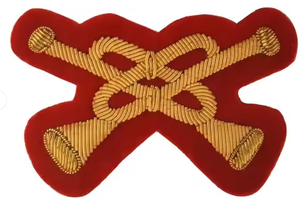 Insignias Bordadas a Mano de Lujo Hechas a Medida, Servicio OEM, Resistentes al Agua, Efecto 3D en Relieve, para Uniformes y Blazers de Moda - Product Image 3