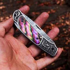 Couteau pliant personnalisé en acier Damas avec revêtement en titane, manche en bois coloré OEM, cadeau personnalisé gravé, produit Palace LLC - Product Image 2