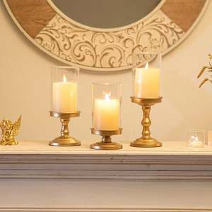 Ensemble de 3 porte-bougies dorés avec abat-jour en verre cylindriques pour la décoration de la maison et les mariages - Product Image 5
