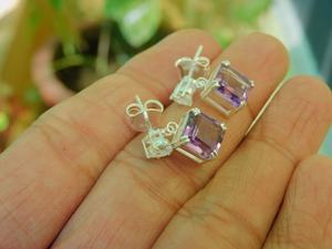 Boucles d'oreilles clous en améthyste octogonale et moissanite poire, or 14 carats, bijoux fins de luxe, cadeau élégant pour femme - Product Image 2