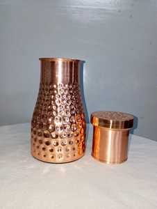 Bouteille d'eau en cuivre écologique axée sur la santé pour la maison, au design classique et texture rayée mate - Product Image 1