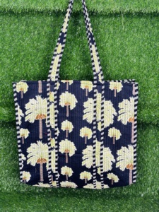 Bolso de mano hecho a mano con diseño de palmera |   Bolso de Hombro Acolchado de Algodón |   Bolsa de Compras con Estampado Tropical |   Bolsa de compras para mujer - Product Image 6