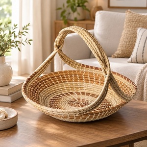 Cesto de regalo de mimbre de decoración hecha a mano, cesta rústica para decoración del hogar, hermosa cesta de regalo de bambú tejida para frutas y verduras - Product Image 1