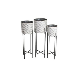 Ensemble de trois jardinières métalliques tendance pour l'extérieur, la ferme, le jardin, l'entrée, la décoration de mariage, fabriquées à la main, taille personnalisable - Product Image 3