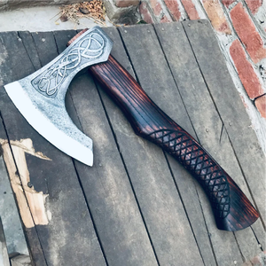 Hacha Vikinga de Acero al Carbono Industrial Forjada a Mano con Patrón Grabado de Fibra de Carbono, Mango de Madera de Fresno, Hacha de Camping con Acabado Escarchado - Product Image 6