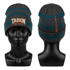 Gorro de Fútbol Femenino, 280 GSM, Tejido Acrílico Premium, Azul Marino y Dorado, Panel a Cuadros, Puño con Rayas, Logotipo Bordado, Diseño Jacquard Personalizado - Product Image 2