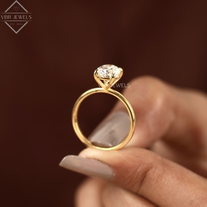 Anillo de compromiso de oro amarillo con diamante ovalado de lujo, banda minimalista, joyería nupcial, proveedor de regalos - Product Image 4