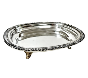 Bandeja Redonda de Acero Inoxidable de Lujo con Borde Decorativo, Bandeja de Servicio Premium para una Presentación Elegante de la Mesa - Product Image 1