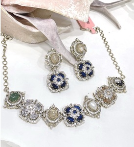 Elegante conjunto de collar flexible chapado en oro de primera calidad, hecho a mano, con aretes, para bodas, colección para mujer. - Product Image 2